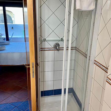 Wineexperience- Wine&Jacuzzi Suite Lecce Ngoại thất bức ảnh