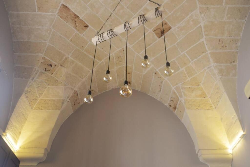 Wineexperience- Wine&Jacuzzi Suite Lecce Ngoại thất bức ảnh