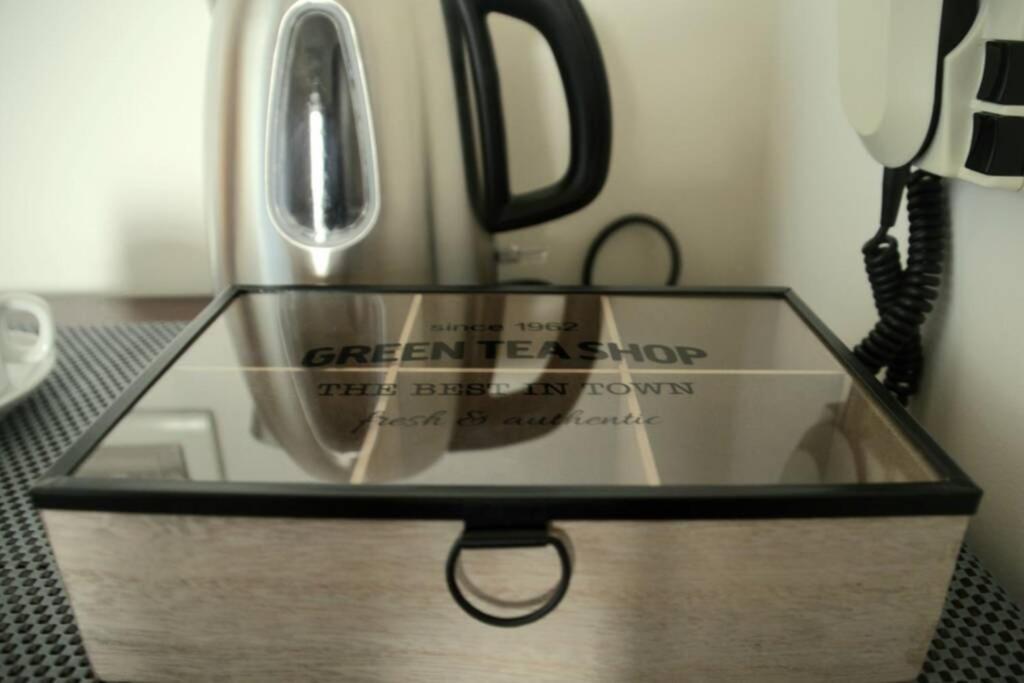 Wineexperience- Wine&Jacuzzi Suite Lecce Ngoại thất bức ảnh