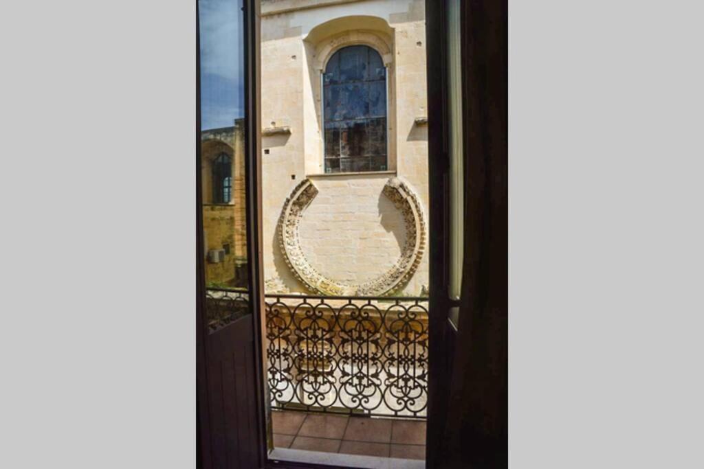 Wineexperience- Wine&Jacuzzi Suite Lecce Ngoại thất bức ảnh