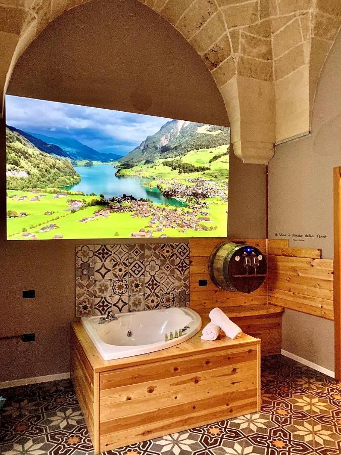 Wineexperience- Wine&Jacuzzi Suite Lecce Ngoại thất bức ảnh