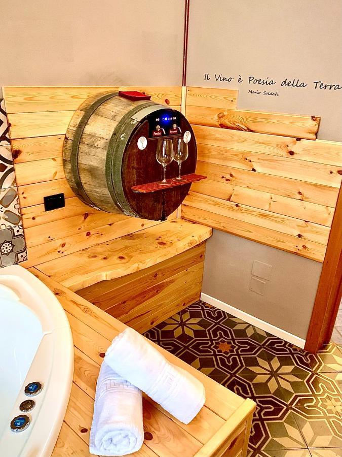 Wineexperience- Wine&Jacuzzi Suite Lecce Ngoại thất bức ảnh