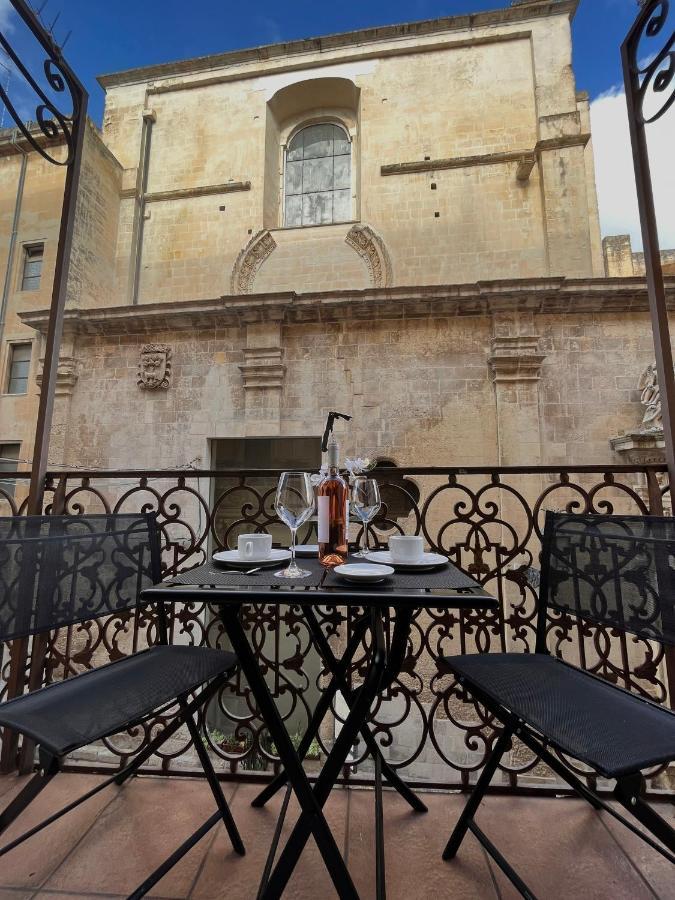 Wineexperience- Wine&Jacuzzi Suite Lecce Ngoại thất bức ảnh