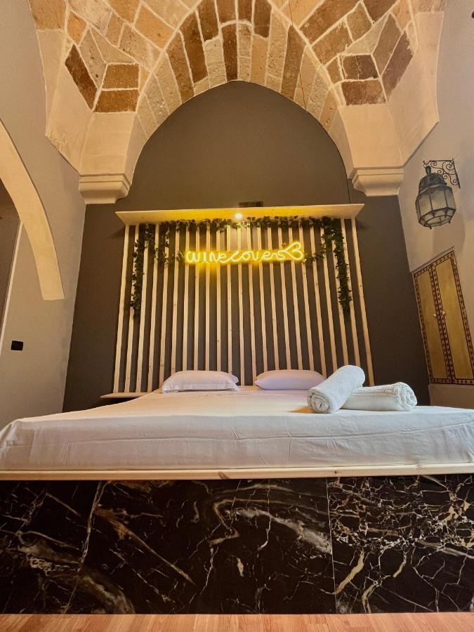 Wineexperience- Wine&Jacuzzi Suite Lecce Ngoại thất bức ảnh