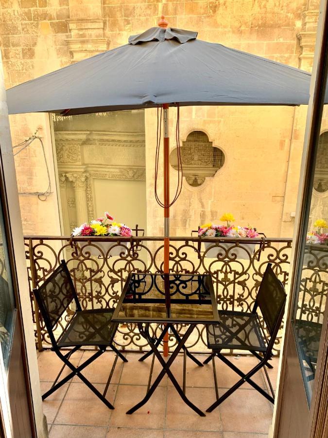 Wineexperience- Wine&Jacuzzi Suite Lecce Ngoại thất bức ảnh