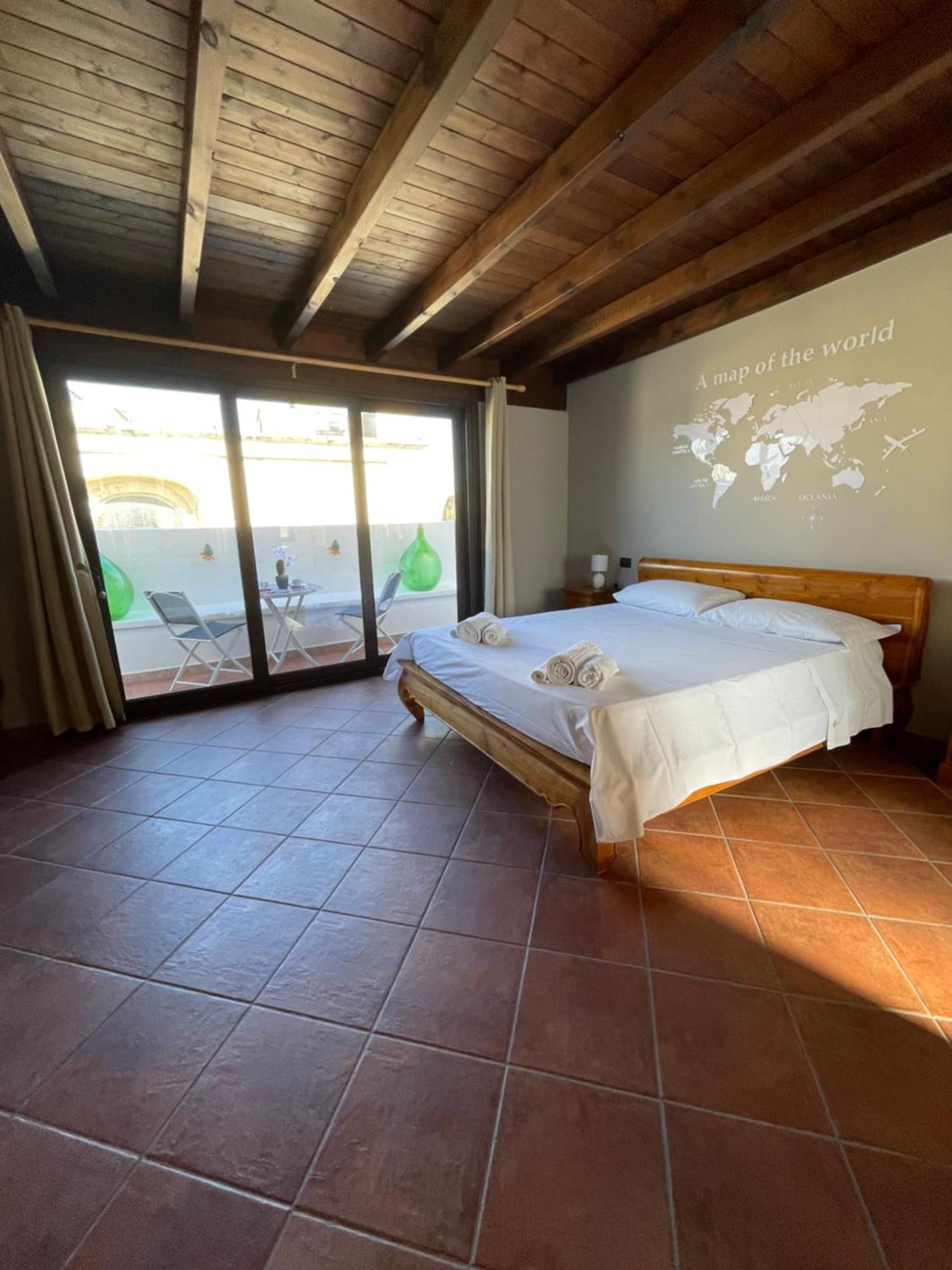 Wineexperience- Wine&Jacuzzi Suite Lecce Ngoại thất bức ảnh