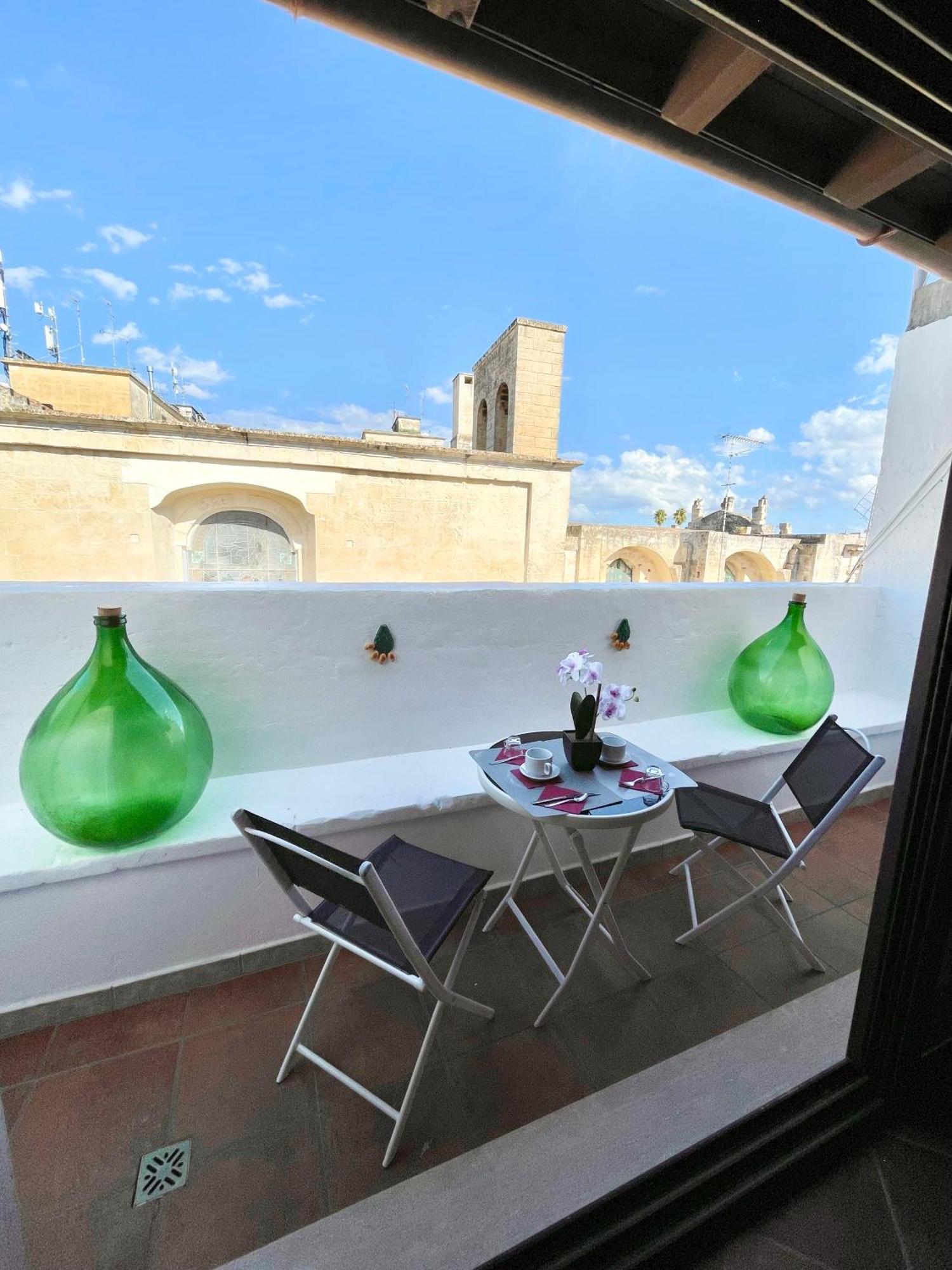 Wineexperience- Wine&Jacuzzi Suite Lecce Ngoại thất bức ảnh